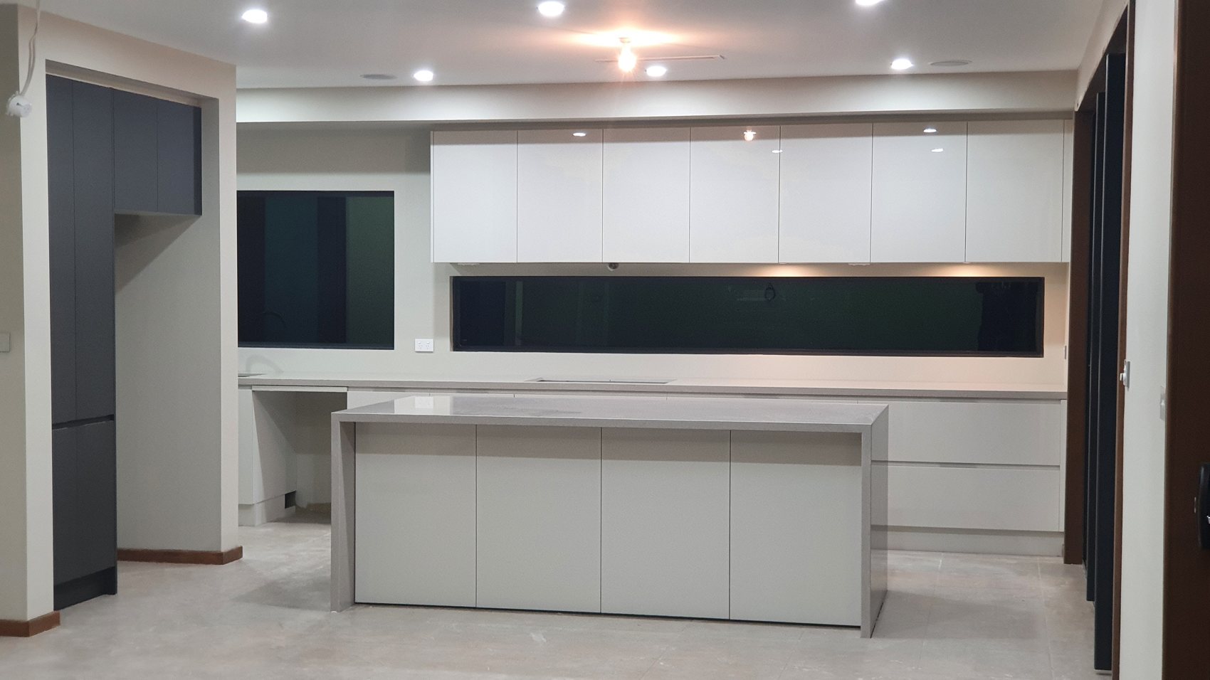Kitchen with island